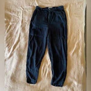 Everlane black barrel pants size 6